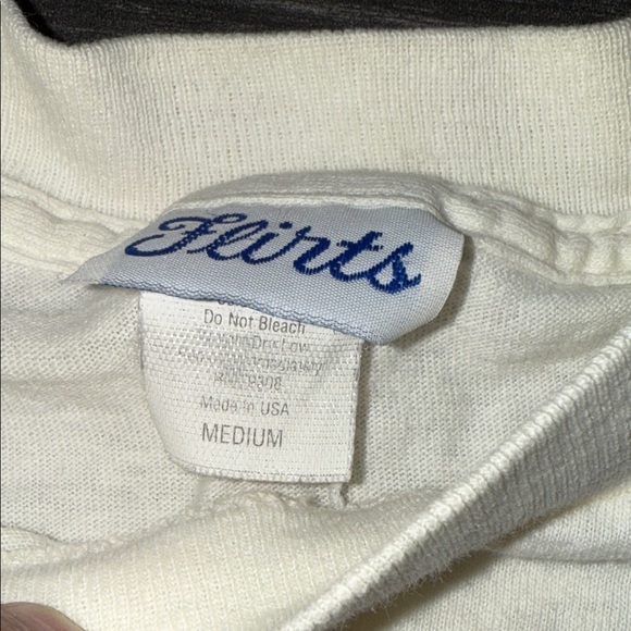 Women’s flirts vibrate single stitch Tweety Bird Graphic T-Shirt -medium - Picture 5 of 7